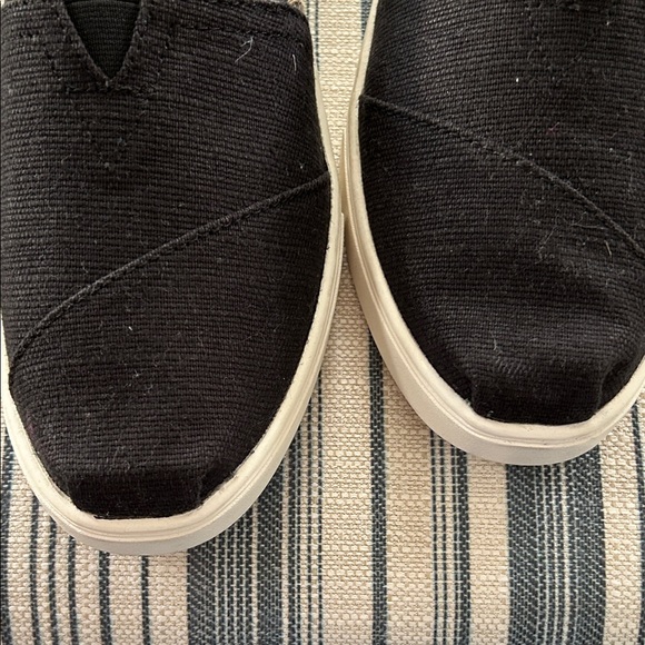TOMS Women's Black Canvas Loafers. Size 8W. New no tags. - Picture 5 of 6